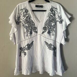 NWOT- Attitudes by Renee v-neck embroidered blouse in size Small.